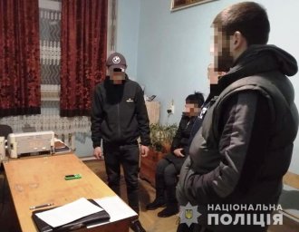 В Мукачево несовершеннолетний юноша напал на прохожего