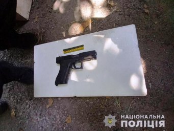 В Умани иностранец устроил стрельбу