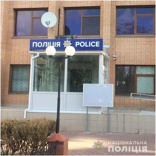 Под Киевом поезд сбил девушку в наушниках