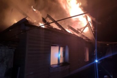 При пожаре в Кривом Роге погиб мужчина. Появилось видео