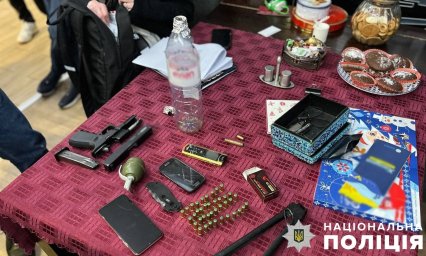 В Києві поліція провела обшуки за місцем мешкання мажорів, які фігурували у скандальних відео. З'яви