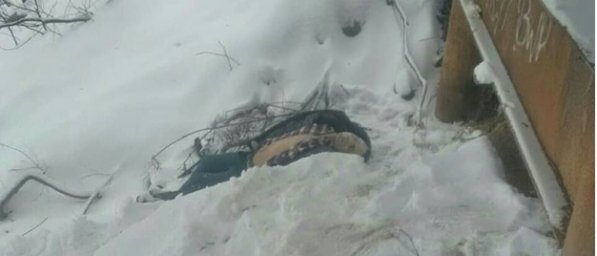 В Киеве обнаружено тело мужчины, висящее под трубопроводом