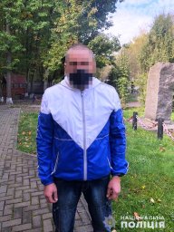 В Виннице вооруженный мужчина напал на подростков