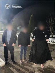 Троє чоловіків пішки намагалися перейти Тису. Прикордонники врятували їх. З’явилося відео