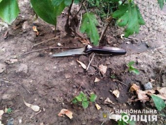 В Черкассах мужчина ударил ножом знакомого