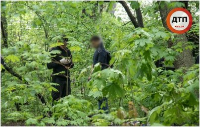 В Киеве 25-летний мужчина совершил суицид, повесившись в парке