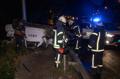 В ДТП в Киеве пострадало два человека. Появилось видео