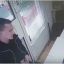 В Киеве среди бела дня ограбили кредитное учреждение. Появилось видео