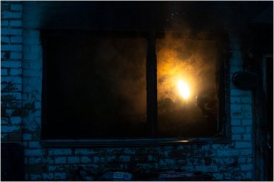 В Киеве в сгоревшем электроцехе обнаружено тело мужчины. Появилось видео