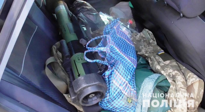 В Павлограде задержан автомобиль с оружием