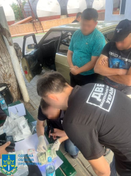 На Одещині затримано правоохоронця за незаконне переправлення військовозобов'язаних через кордон