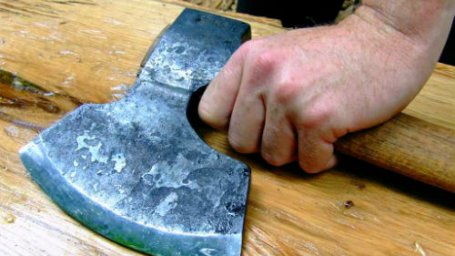 В Торецке мужчина убил и ограбил знакомого В Торецке мужчина убил и ограбил знакомого