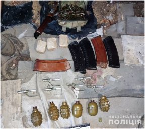 На Волині у чоловіка вилучили цілий арсенал незаконної зброї ті боєприпасів