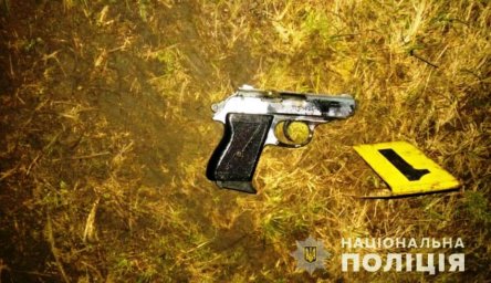 В Перещепино мужчина устроил стрельбу