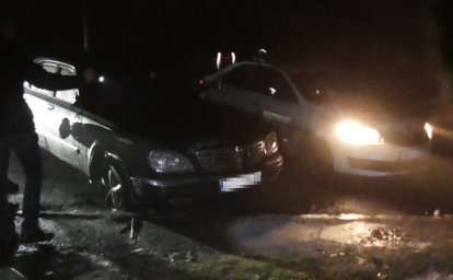 В Киеве мужчина поджег автомобиля знакомого. Появилось видео