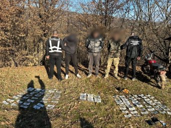Прикордонники Закарпаття викрили дві спроби переправлення осіб через кордон. З'явилося відео