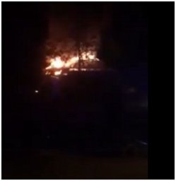 Ночью в Сумах горел частный дом. Появилось видео