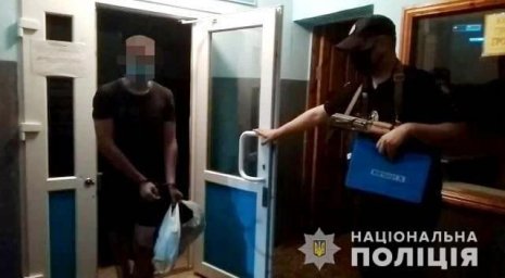 В Березовке мужчина избил знакомого до смерти. Появилось видео