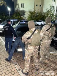 В Киевской области похитили мужчину и вымогали у него деньги. Появилось видео