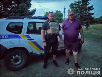 На Запоріжчині поліцейський офіцер громади врятував чоловіка з палаючої автівки
