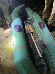 Два чоловіки збиралися переплисти Тису на човні з одним веслом з фанери. З’явилося відео