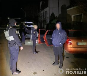 У селі Шенборн чоловік намагався підпалити сусідське майно