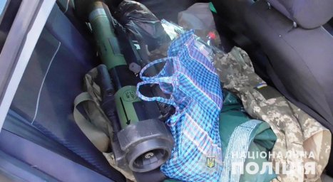 В Павлограде задержан автомобиль с оружием