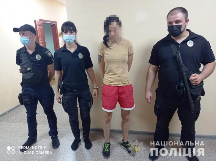 В Северодонецке женщина напала на полицейского