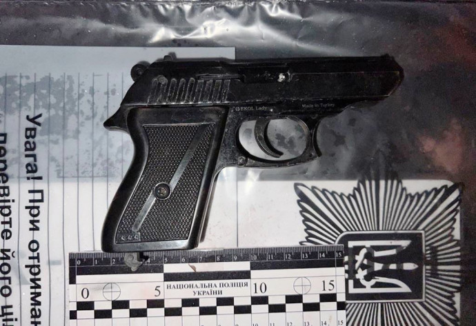 В Днепре задержали двух вооруженных воров