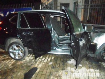 В Ровно полицейские расследуют поджог автомобиля