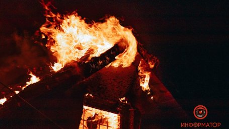В Днепре по время пожара в доме на улице Ингульской погиб мужчина