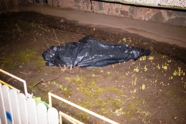 В Киеве пожилой мужчина выбросился из окна