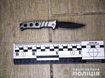 В Здолбунове мужчина ударил ножом жену
