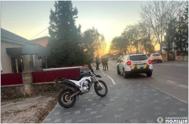 У Старому Селі 9-річний хлопчик потрапив під колеса мотоцикла
