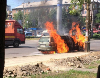 В центре Киева сгорел автомобиль