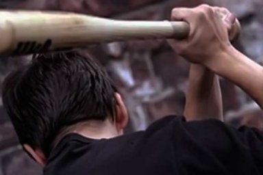 В Славянске мужчина до смерти избил мать В Славянске мужчина до смерти избил мать