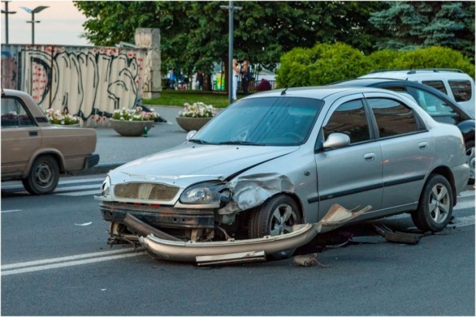Появилось видео вчерашнего тройного ДТП в Днепре