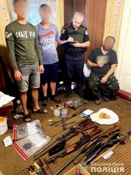 В Киевской области у мужчины изъяли арсенал оружия