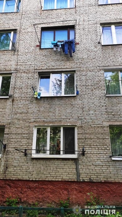 Во Львове ребенок выпал из окна