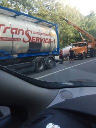 Под Львовом произошло ДТП - опрокинулась фура
