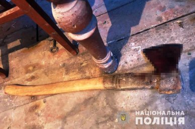 В Хмельницкой области мужчина зарубил топором односельчанина