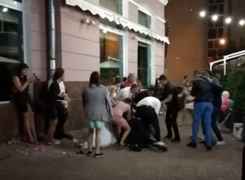 Свадебная драка в Чернигове. Появилось видео