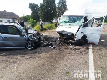 В ДТП в Черниговской области пострадало десять человек