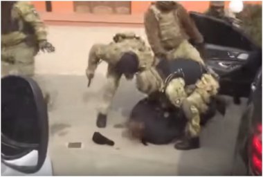 В Одессе на рынке «7 км» задержан мужчина, ограбивший иностранца. Появилось видео