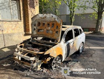 Киянка підпалила дві автівки на Фастівщині. Зловмисниці повідомлено про підозру
