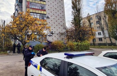 В Кременчуге пожилая женщина выпала с девятого этажа
