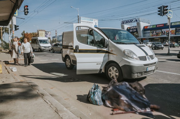 В Днепре на остановке умерла женщина