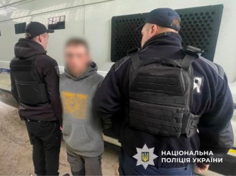 У місті Бровари один чоловік вдарив другого ножем у груди. Фігуранту повідомили про підозру