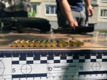 В Києві чоловік влаштував стрілянину на вулиці