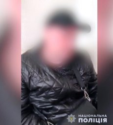 В Киеве мужчина из ревности задушил жену. Появилось видео
